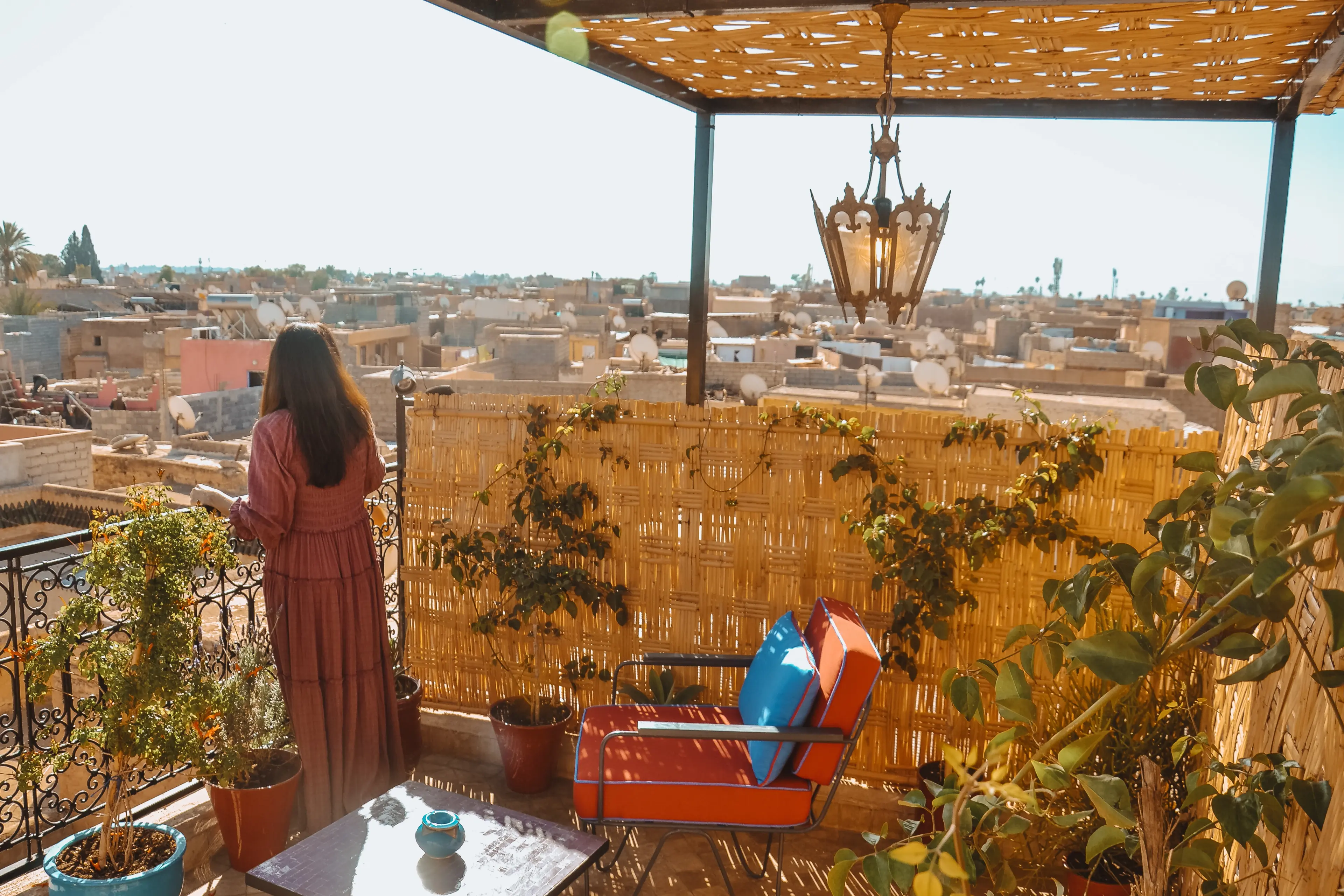 Cette Suite Junior de notre maison d'hôtes est équipée d'un lit double queen size et d'une terrasse privée