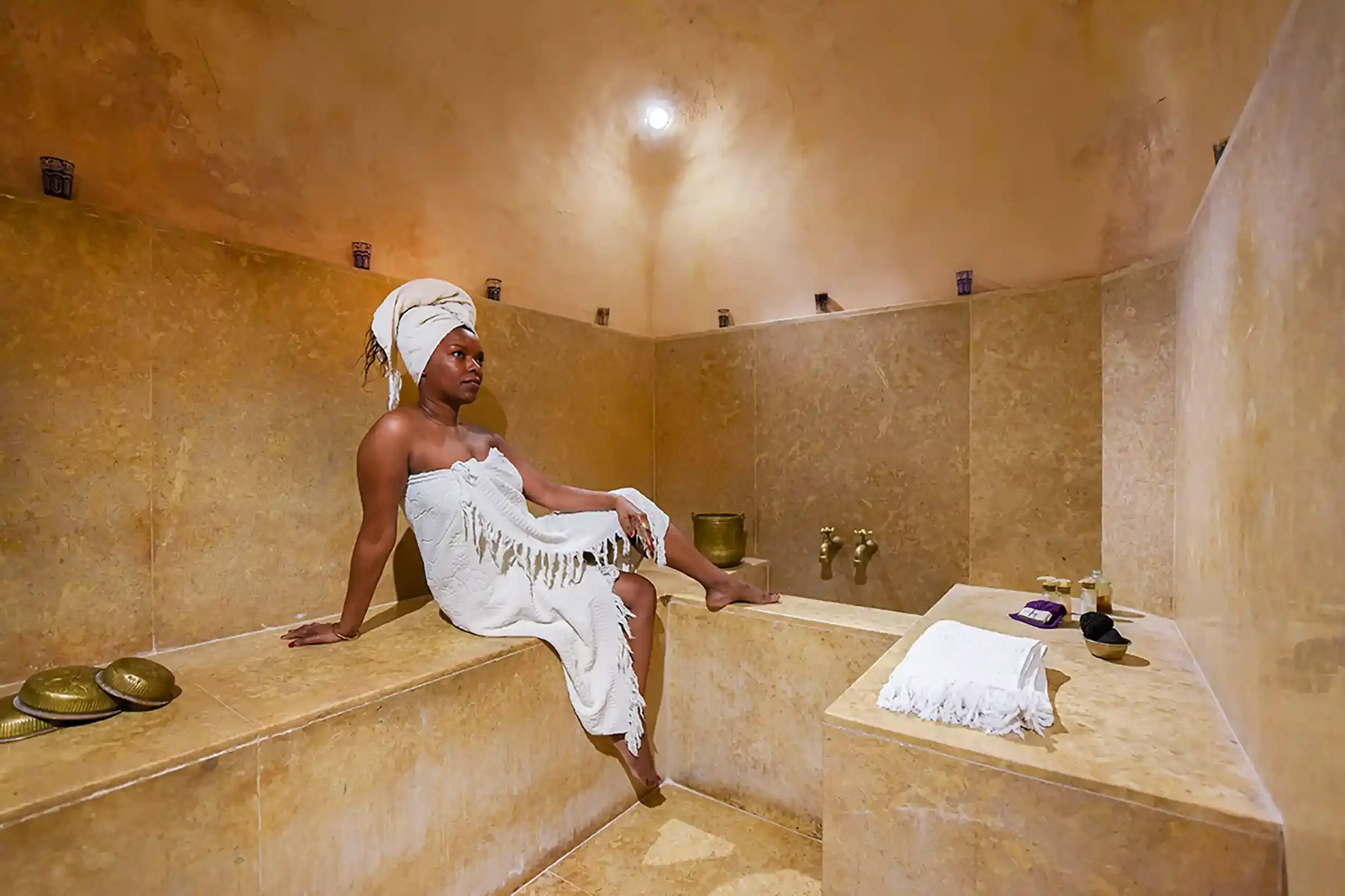 The hammam of Riad Houdou, for a moment of relaxation and rejuvenation. Discover our other services as well: massages, excursions, and more.